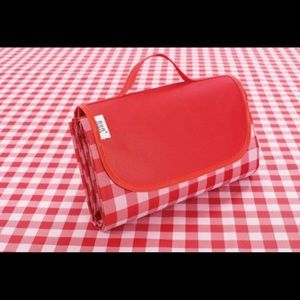 Picnic blanket red